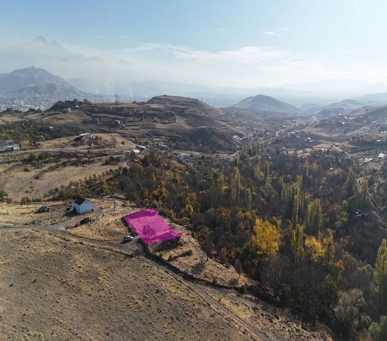 AKDAMAR - MOLU'da 900m² SATILIK BAĞ YERİ