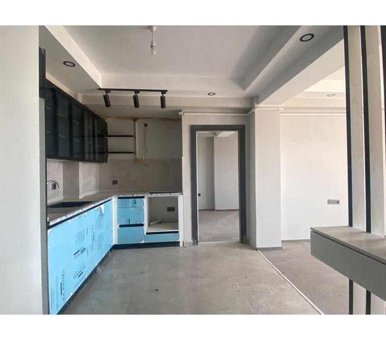 EMLAK 72'DEN SATILIK 2+1 CAM BALKONLU KOMBİLİ (AMERİKAN MUTFAK) OTEL KONSEPTLİ LÜX DAİRE