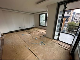 Kalamış Wyndham Çapraz Sokak İçinde Sıfır Binada 3+1 Balkonlu