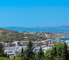İzmir Çeşme Merkezde Deniz Manzaralı Satılık Daireler