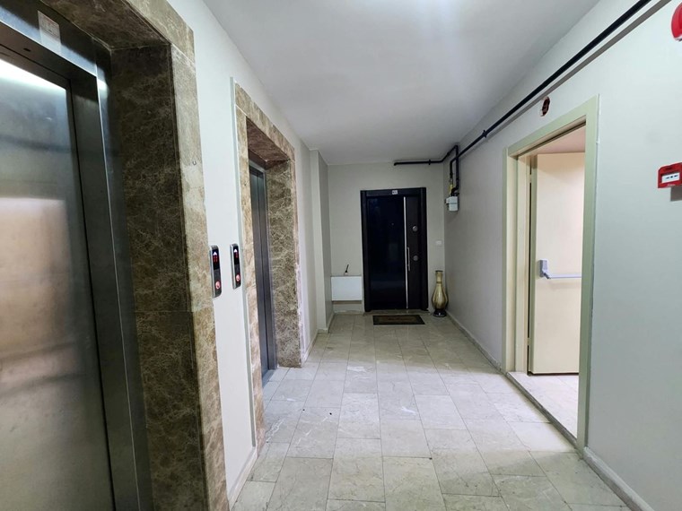 ESRA AKKAYADAN SOSYAL DONATILI SİTEİÇERİSİNDE 3+1 SATILIK DAİRE