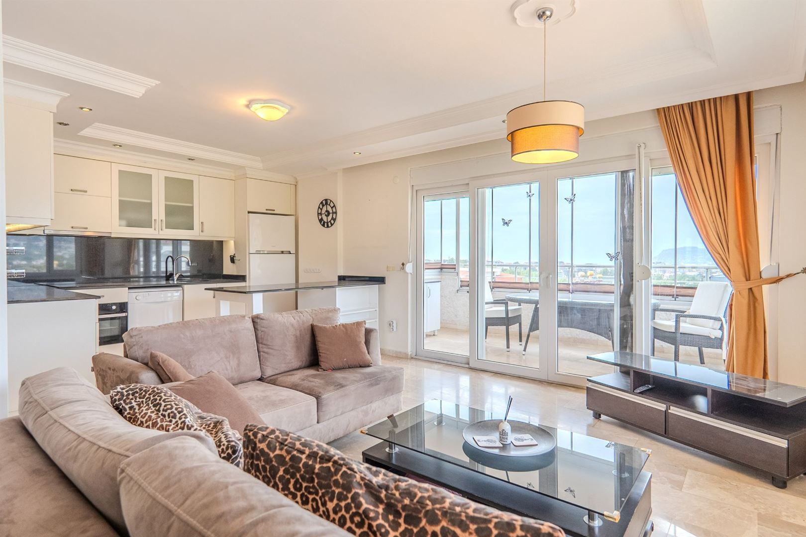 ALANYA OBADA KALE VE ŞEHİR MANZARALI FULL EŞYALI 2+1 SATILIK PENTHOUSE