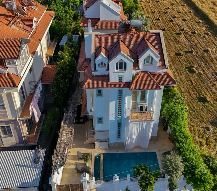 Fethiye Karaçulha’da Satılık 4+1 Özel Villa – Kat Mülkiyetli – Özel Yüzme Havuzlu – Dağ & Orman Man