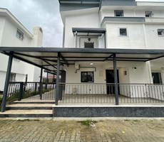 KUŞADASI KARAOVA BÖLGESİNDE TADİLATI YENİ YAPILMIŞ VİLLA