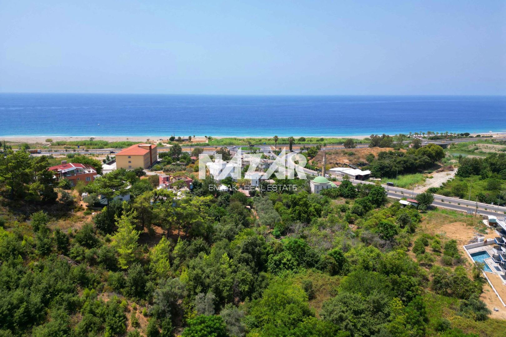 Alanya Demirtaş'ta 1.000 m² Satılık İmarlı Arsa - Denize 300 m.