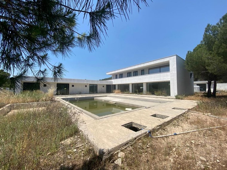 İzmir Menderes Küner'de Natamam Müstakil Ev ve 2000m2 Arsa