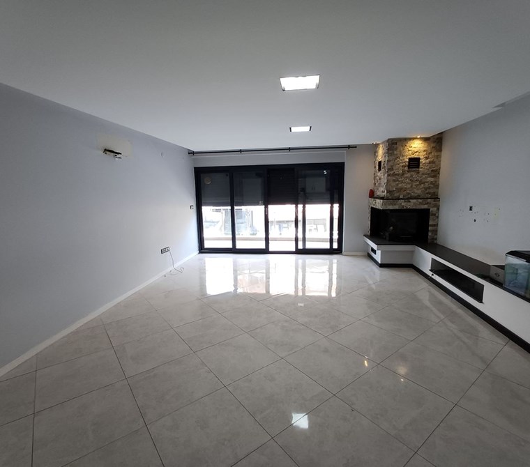 KUŞADASI ÇATI DUBLEKS 4+1 ŞÖMİNELİ SALON YERDEN ISITMA DAİRE