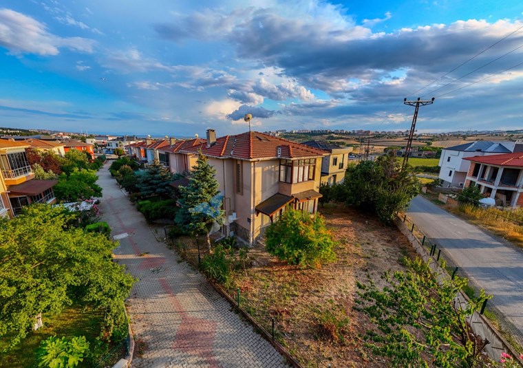 Tekirdağ Süleymanpaşa'da NKÜ yakını Site İçinde Satılık Müstakil Villa