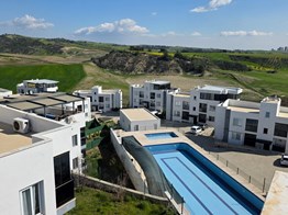 BERRİN NADİR'DEN AZ KATLI YATAY MİMARİ HAVUZLU GÜVENLİKLİ SİTE İÇİ TERAS 2+1