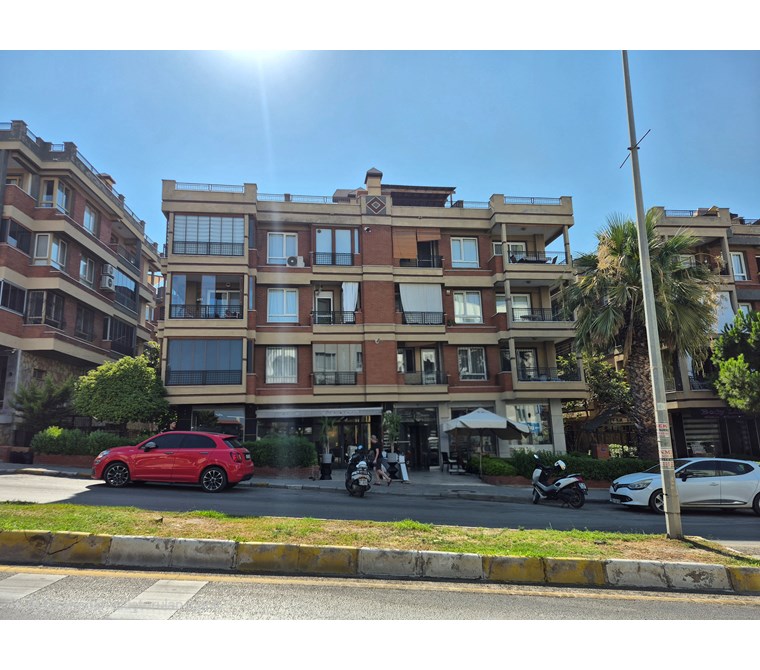 Kuşadası Türkmen'de Satılık 90 m² Ofis, Merkezi Konumda Yatırım Fırsatı!