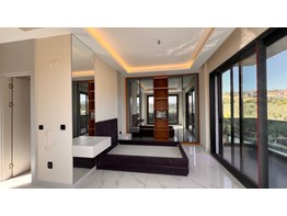 Kuşadası'nda 6+2 odalı 360 m2 Büyüklüğünde Lüx Villa