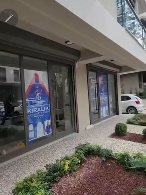 Prime Commercial Shop for Lease Transfer in Caddebostan, Kadıköy - 60 m² New Build