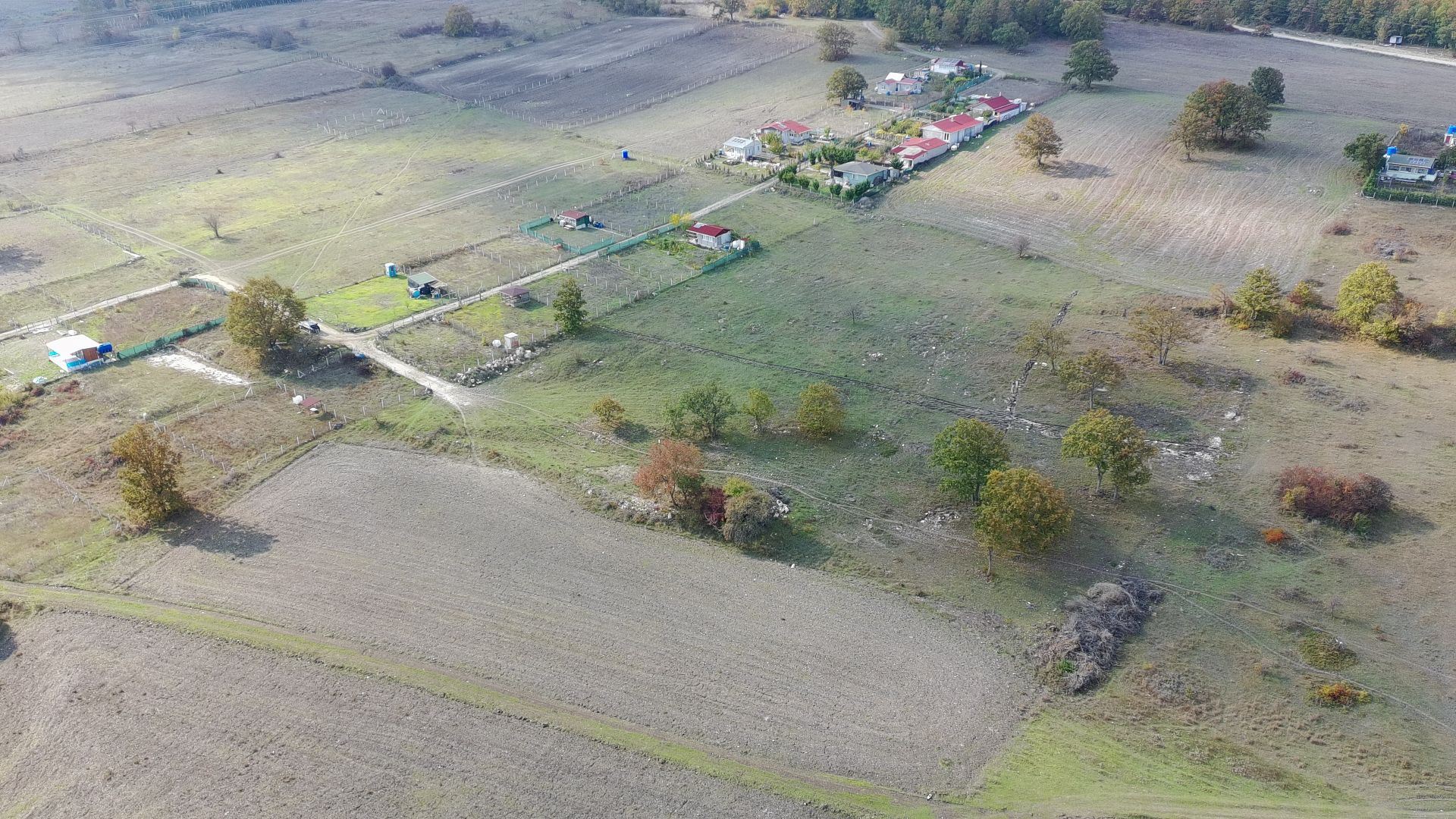 BİNKILIÇ DIRGAZ YOLU ÜZERİ YERLEŞİM ALANINDA 4.992 m2. ARAZİ