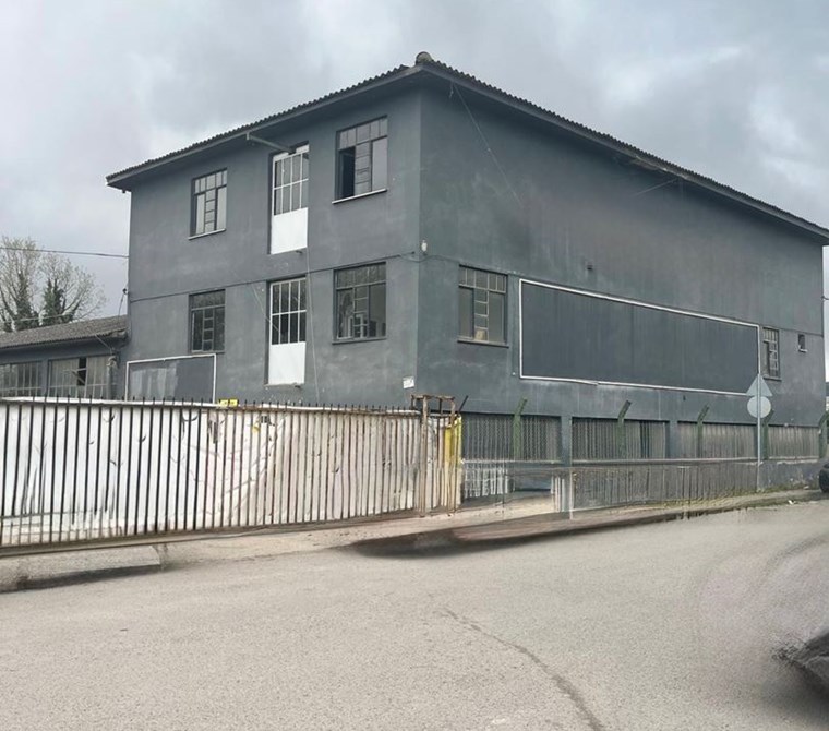 SANAYİ MAH.MERKEZİ KONUMDA KULLANIŞLI 2800 m2 KİRALIK DEPO