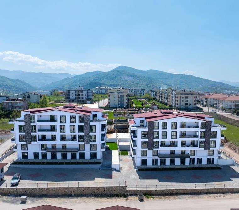 Başiskele Fatih’de 3+1 Sıfır, Oturuma Hazır Daire – Ara Kat, 130 m²