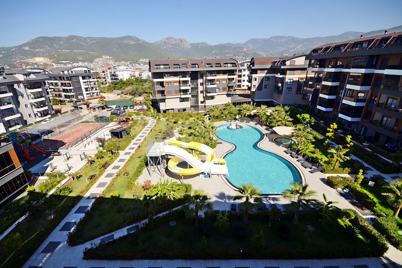 ALANYA OBADA ÖZEL DİZAYNA SAHİP LÜKS KOMPLEKSTE SATILIK 2+1 DAİRE