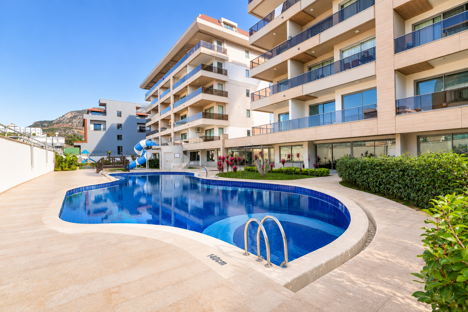ALANYA KESTELDE DENİZE 150 M HAVUZ MANZARALI LÜKS 2+1 SATILIK DAİRE