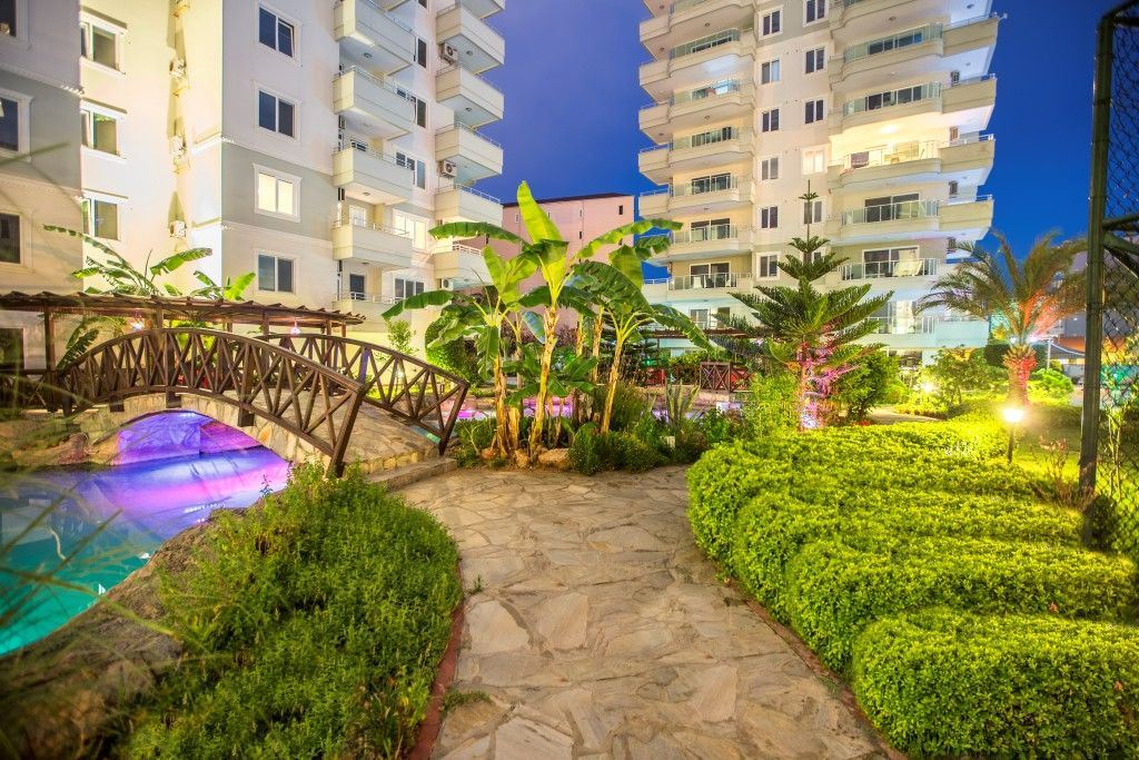 ALANYA TOSMUR’DA DENİZE 250 M FULL AKTİVİTELİ EŞYALI 2+1 DAİRE