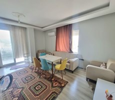 ÜNSAL MAHALLESİ SİTE İÇİNDE SATILIK 2+1 75M2 GİRİŞ KAT DAİRE