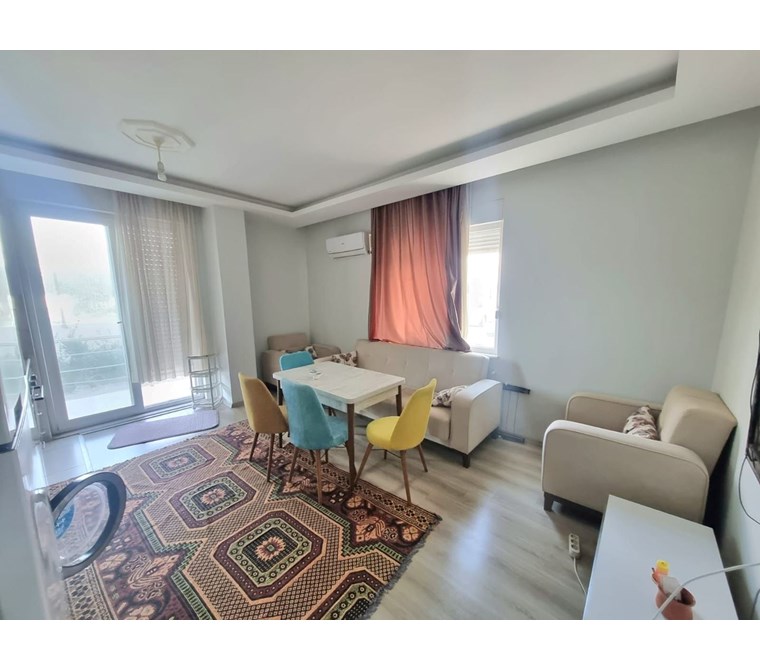 ÜNSAL MAHALLESİ SİTE İÇİNDE SATILIK 2+1 75M2 GİRİŞ KAT DAİRE