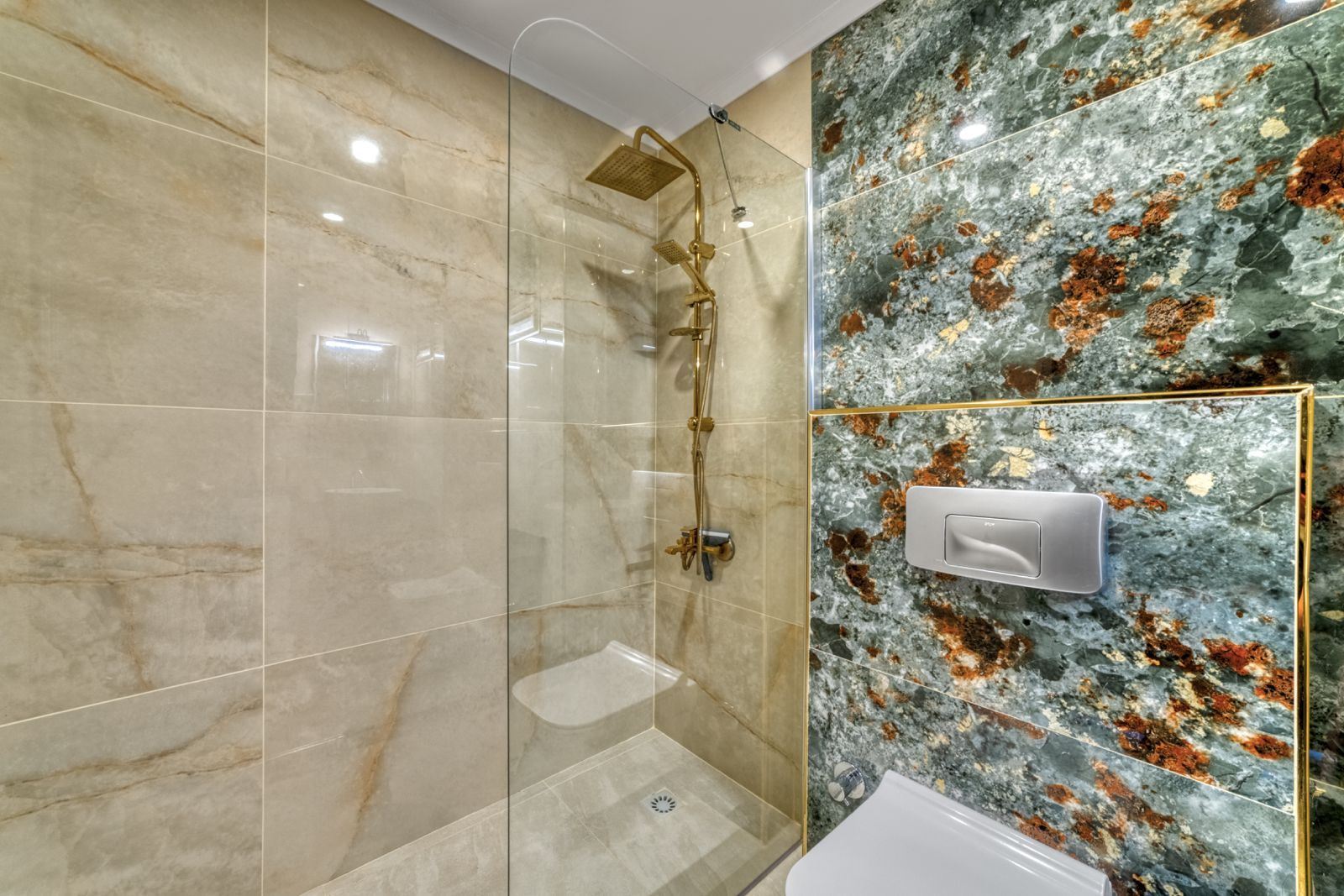 ALANYA GOLD CİTY 2+1 FULL DENİZ VE KALE MANZARALI PENTHOUSE · 19 · Fotoğraflar