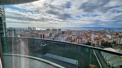 Bu Manzaraya Aşık Olacaksınız | Kartal Pera Park 'ta Balkonlu ve Adalar Manzaralı Büyük Satılık 2+1