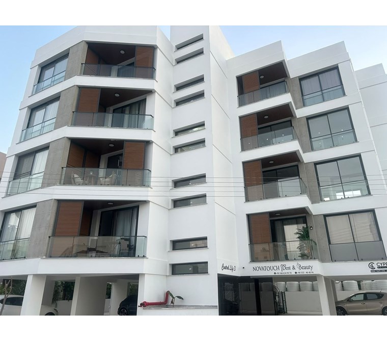 Ortaköy’de satılık Türk malı birinci kat asansörlü 2 + 1 daire