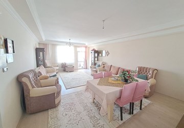 NAKKAŞ KADIN AKTİVİTE MERKEZİ YANI SATILIK 3+1 FERAH DAİRE