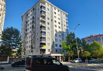 BEYLİKDÜZÜ MARMARA DA BEYZA KONAKLARINDA SATILIK 4+1 180 M2 DAİRE