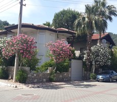 MÜJGAN EMLAKTAN MARMARİS İÇMELERDE SATILIK 3+2 İKİZ VİLLA