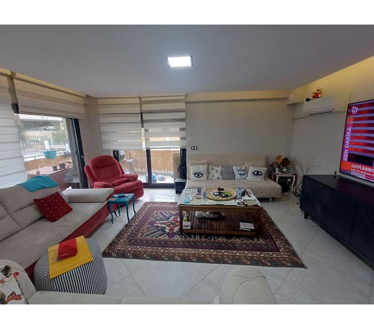 KUŞADASI DOĞALGAZ ISITMALI HAVUZLU SİTEDE DAİRE SATILIKTIR