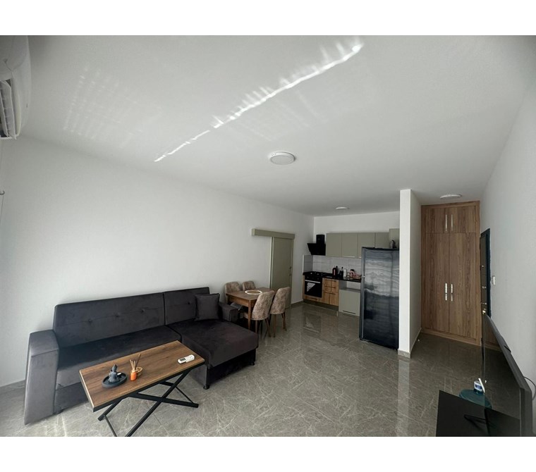 LEFKOŞA KÜÇÜKKAYMAKLIDA KİRALIK FULL EŞYALI TAM MERKEZİ LOKASYONDA 2+1 PENTHOUSE DAİRE £600 DEN