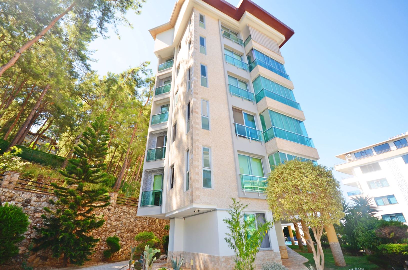 ALANYA KARGICAK’TA DENİZE 300 METRE FULL EŞYALI 2+1 DAİRE
