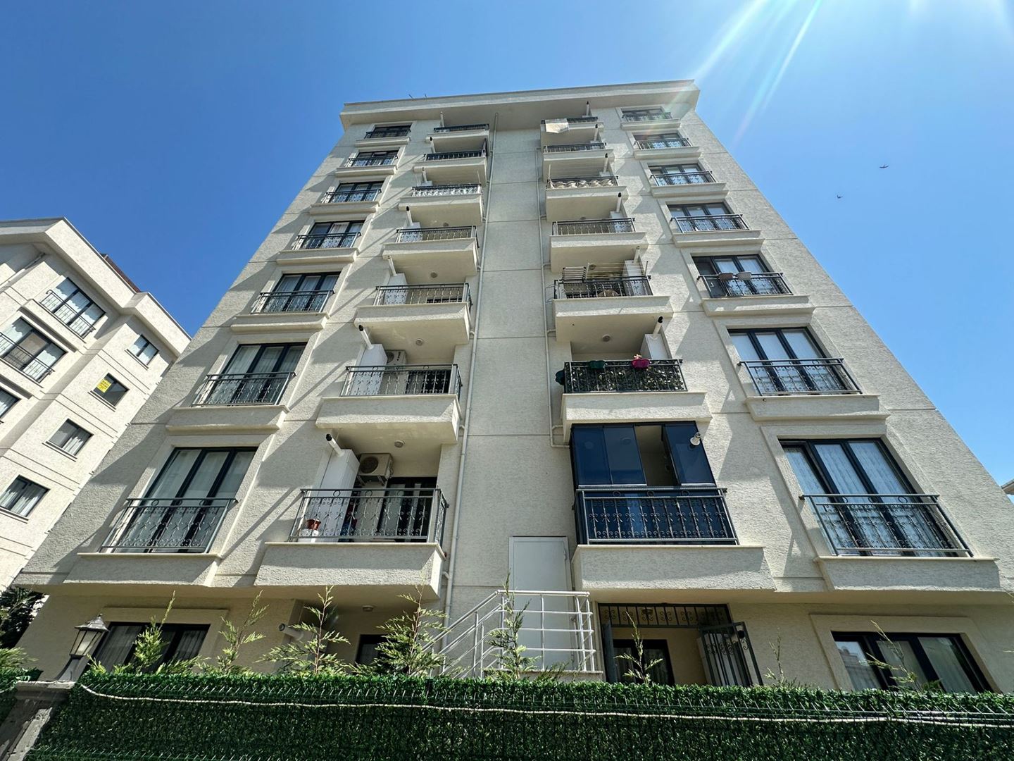 Şener Gyd'den İstasyon Mah. 200m² Site içi Teraslı Sıfır 5+2
