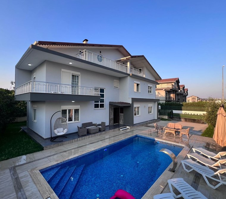 ANTALYA BELEK 6+1 SATILIK MÜSTAKİL VİLLA