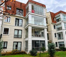 Yomra Kaşüstü'nde Kiralık 3+1 Eşyalı Lüks Daire, 170 m², Doğa & Şehir Manzaralı, Site İçinde