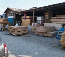 ALTIN EMLAKTAN AYVALIK SANAYİ SİTESİNDE SATILIK DÜKKAN