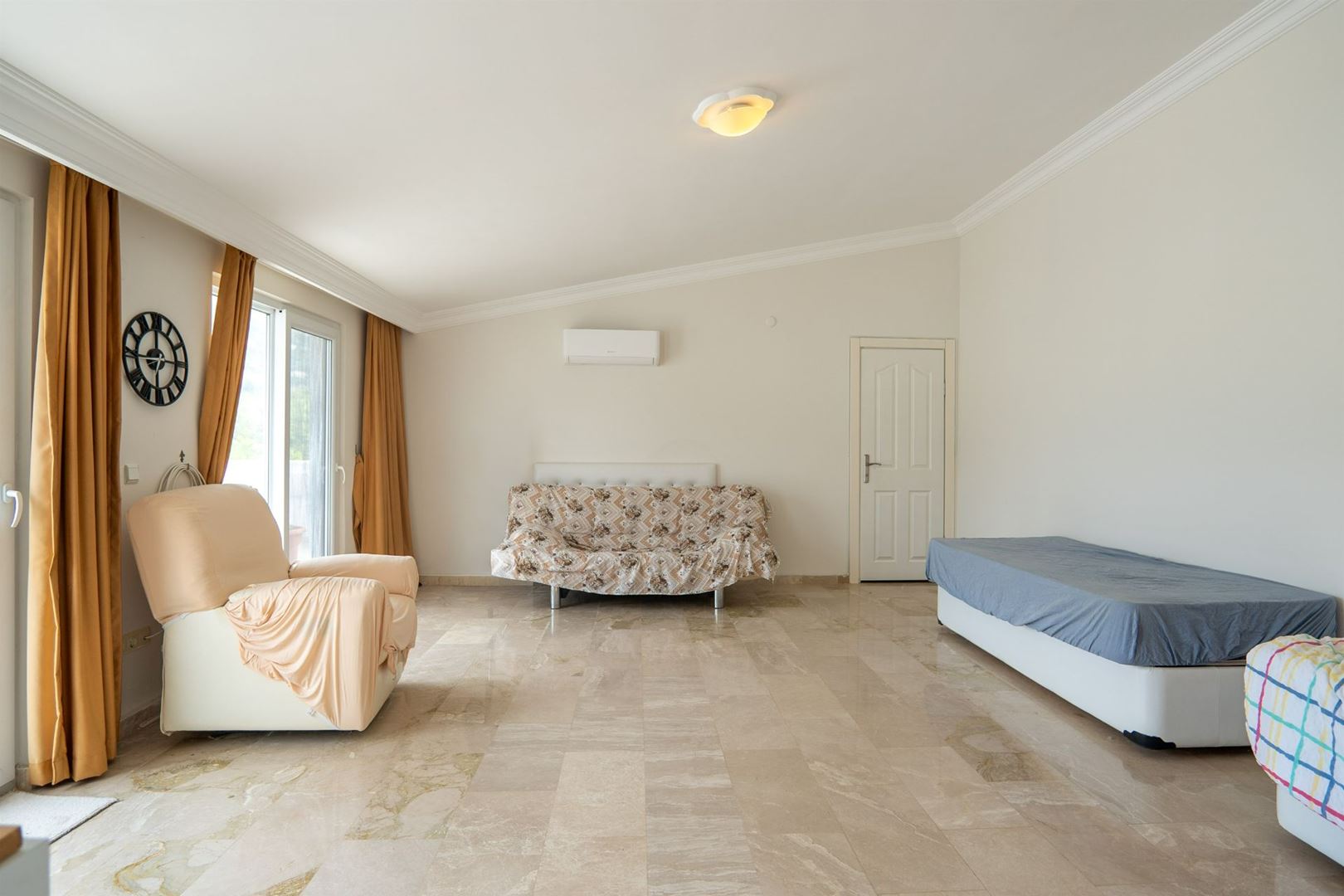 ALANYA OBADA KALE VE ŞEHİR MANZARALI FULL EŞYALI 2+1 SATILIK PENTHOUSE