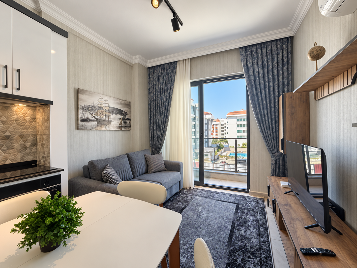 FURNISHED 1+1 APARTMENT 200 M FROM THE SEA IN ALANYA KESTEL