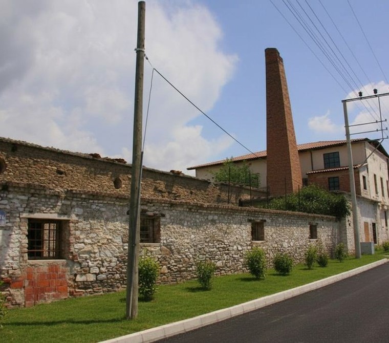 Bayındır’ın Kalbinde Satılık Tarihi Zeytinyağı ve Çırçır Fabrikası