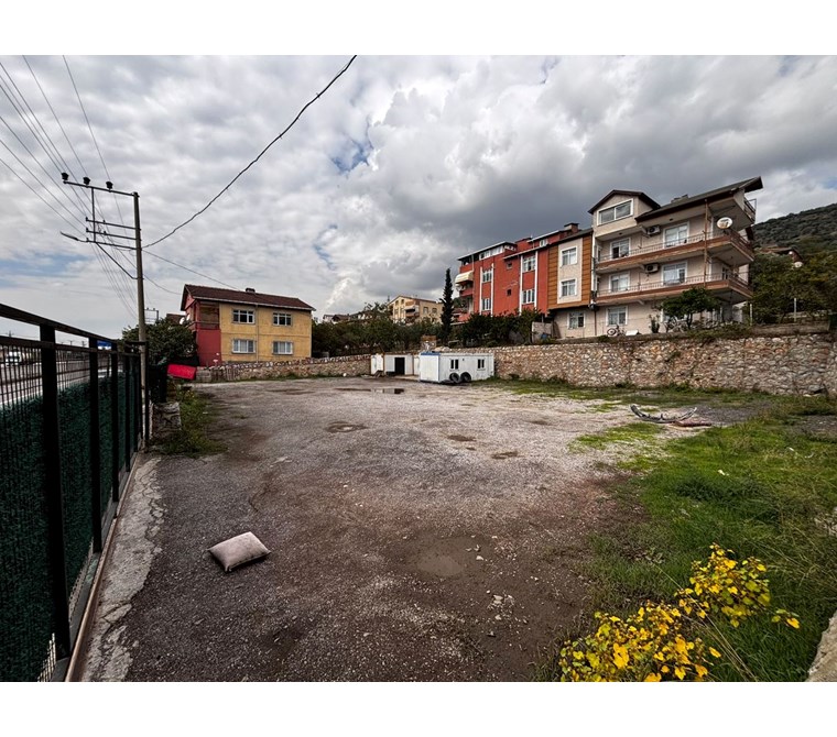 KÖRFEZ KİRAZYALIDA D-100 YAN YOLA CEPHE TİCARİ İMARLI 1029 m² SATILIK ARSA