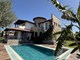 Kuşadası Soğucak'ta Özel Mimari Tasarımlı,Müstakil,Havuzlu Villa
