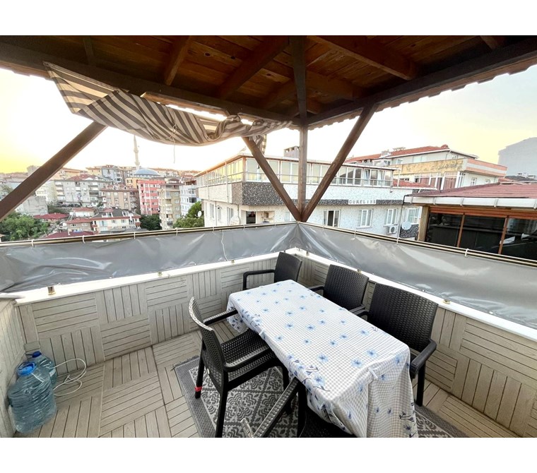 Silahtarağa Çiçekli Sokak'ta Satılık3+1 140m2 Dubleks Daire