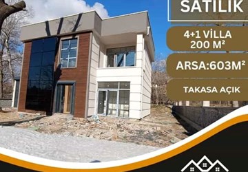 KALANLAR MAHALLESİNDE 4+1 200 m² LÜKS VİLLA