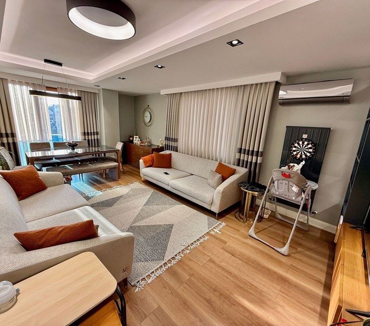 Düğmeciler’de Asansörlü, Otoparklı, Haliç Manzaralı Kiralık Lüks 3+1 Daire