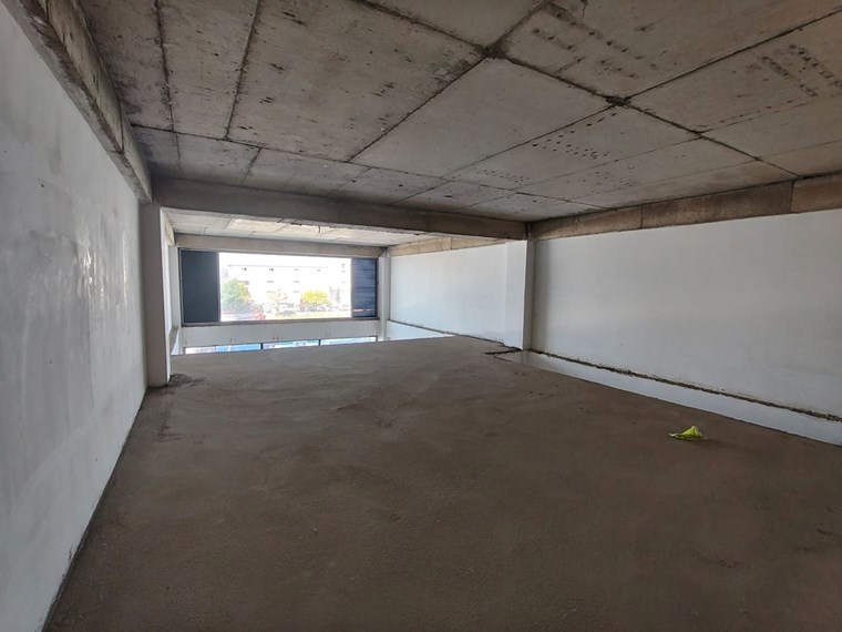 RE/K TEAM'DEN KİZA İŞ MERKEZİ 2. ETAPTA 720 M2 KİRALIK MAĞAZA