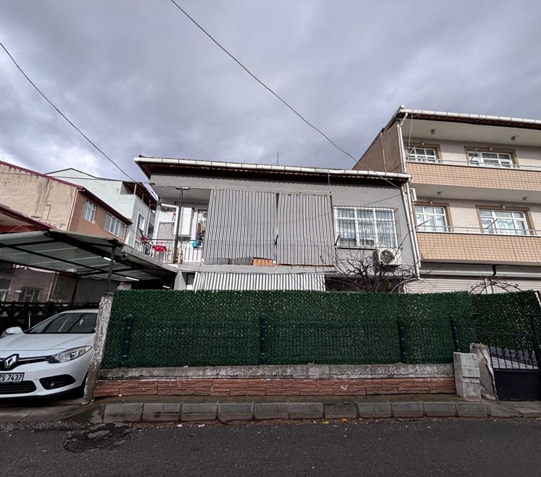 KÖRFEZ ÇAMLITEPE MAHALLESİ 2 KATLI BAHÇELİ SATILIK MÜSTAKİL BİNA