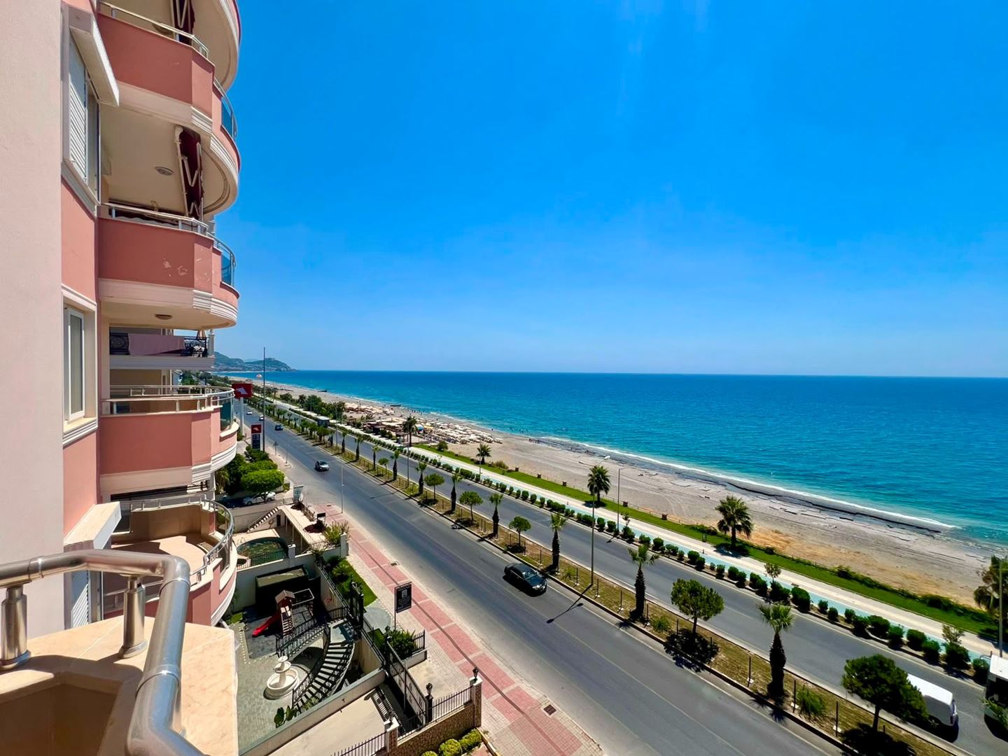 MÖBLIERTE 2+1 WOHNUNG MIT PANORAMA-MEERBLICK IN ALANYA MAHMUTLAR