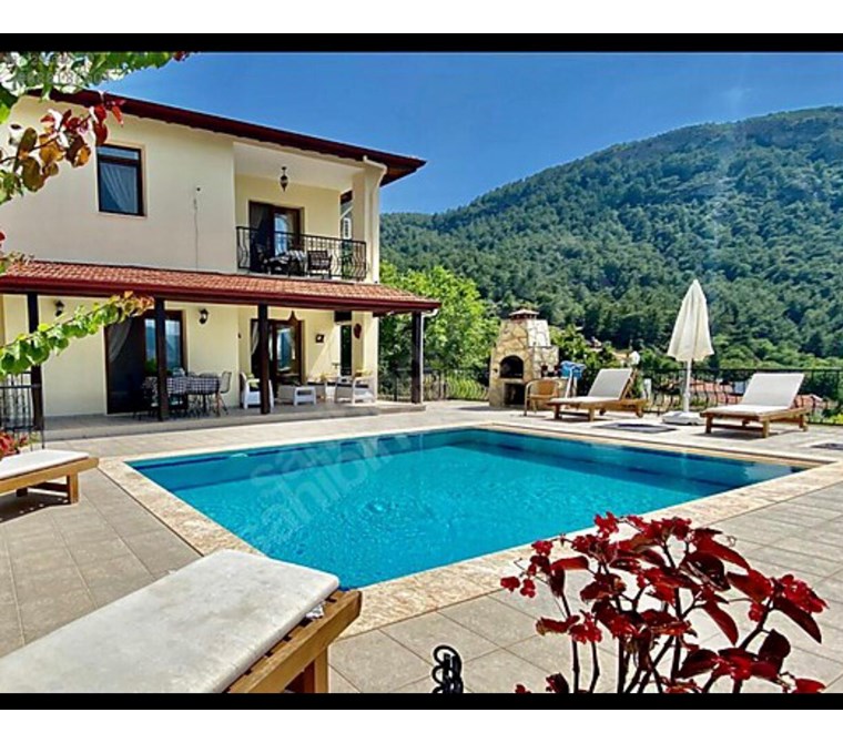 SATILIK MÜSTAKİL HAVUZLU VİLLA – YEŞİLÜZÜMLÜ / FETHİYE