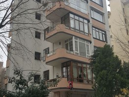 SUADİYE VAKKO ARKA SOKAĞINDA İÇİ YENİLENMİŞ 4+1 LÜKS DAİRE.